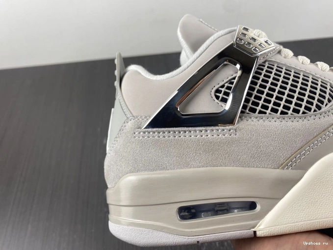 4  Jordan AQ9129-001 Moments Retro  Frozen 0822